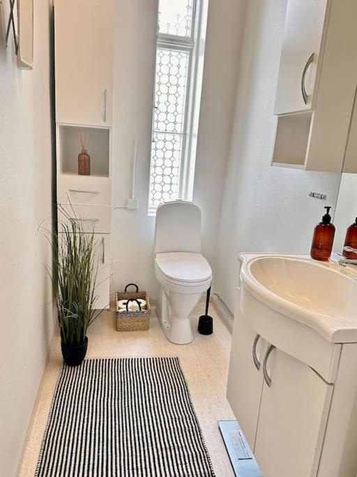 Unik Jugend Leilighet I Sentrum Appartement Ålesund Buitenkant foto